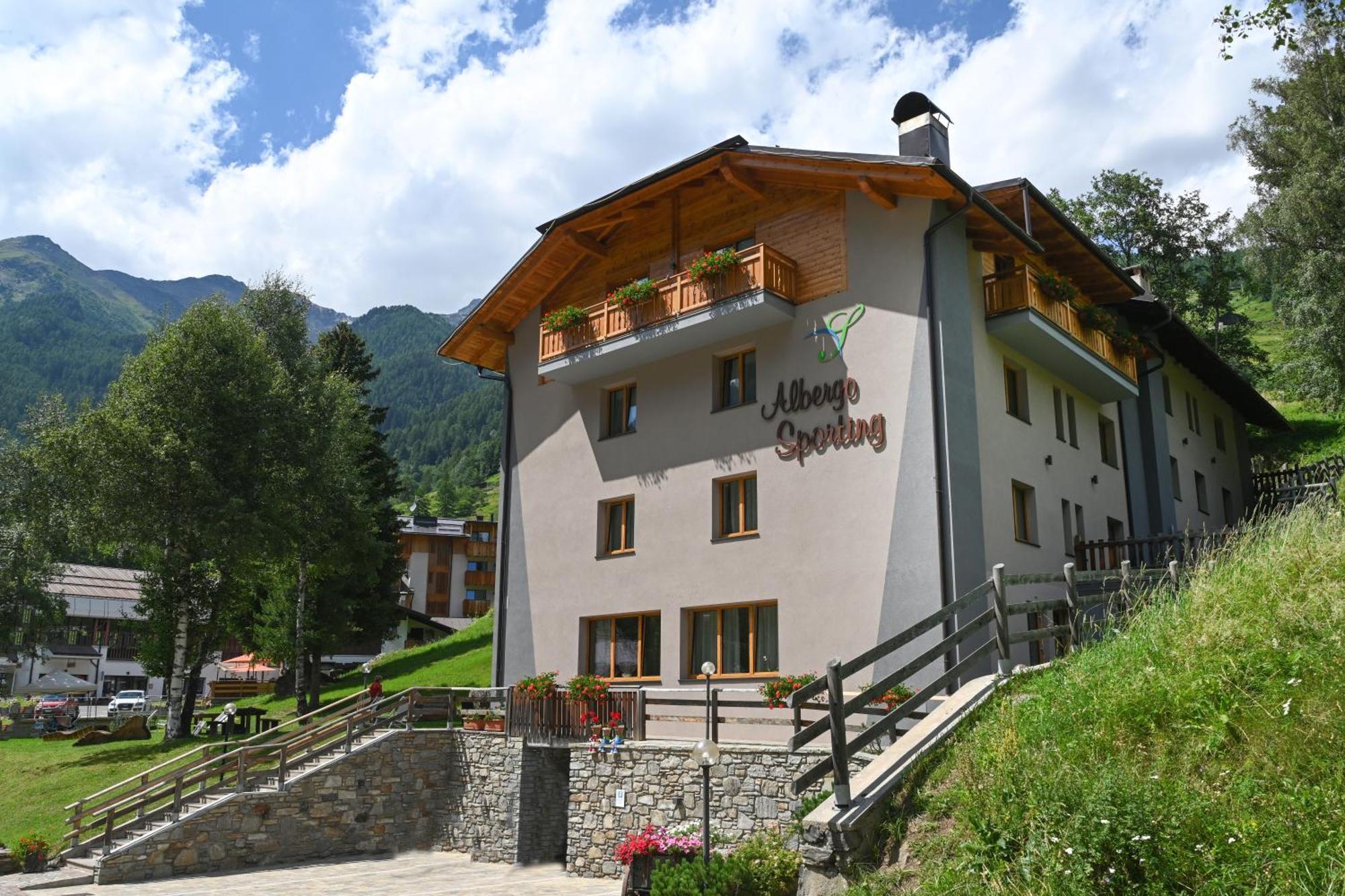 Albergo Sporting Пейо-Фонті Екстер'єр фото